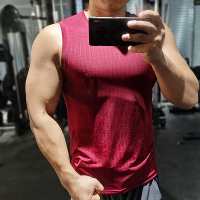 Αθλητικό γιλέκο από ύφασμα που στεγνώνει γρήγορα με φαρδιές τιράντες