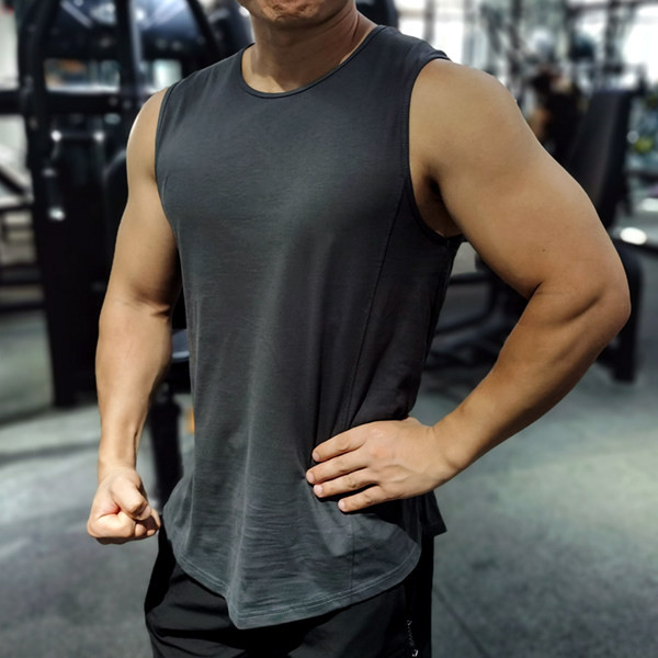 Muška majica bez rukava s ovalnim izrezom