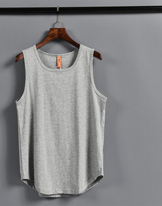 Férfi sportcipő ovális nyakkivágással - tiszta modell