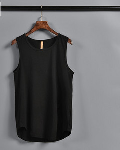 Férfi sportcipő ovális nyakkivágással - tiszta modell