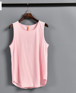 Férfi sportcipő ovális nyakkivágással - tiszta modell