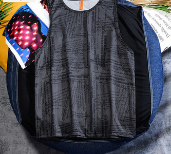 Alkalmi férfi felső ovális nyakkivágással