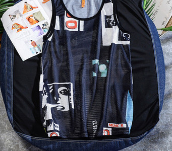 Alkalmi férfi felső ovális nyakkivágással