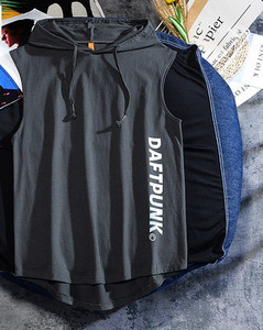 Sportlik meeste asümmeetriline kapuutsiga topp