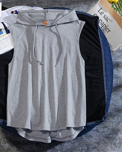 Sportlik meeste asümmeetriline kapuutsiga topp