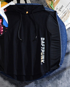 Sportlik meeste asümmeetriline kapuutsiga topp