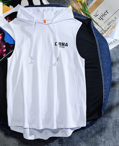 Sportlik meeste asümmeetriline kapuutsiga topp