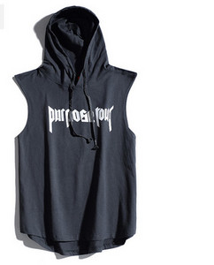 Széles modell férfi akasztófülke kapucnival és megkötővel