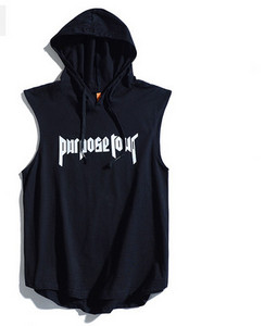 Széles modell férfi akasztófülke kapucnival és megkötővel