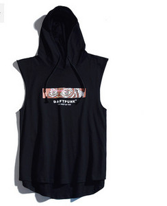 Széles modell férfi akasztófülke kapucnival és megkötővel