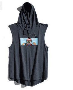 Széles modell férfi akasztófülke kapucnival és megkötővel