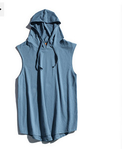 Széles modell férfi akasztófülke kapucnival és megkötővel