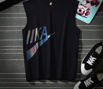 Meeste igapäevane sporditank aplikatsiooni ja pealdisega