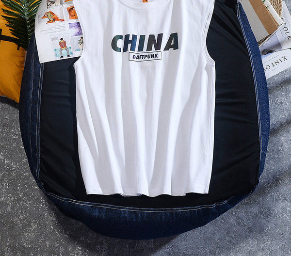 Meeste igapäevane sporditank aplikatsiooni ja pealdisega