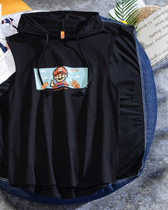 Új modell férfi felső, kapucnival és feliratos nyomattal