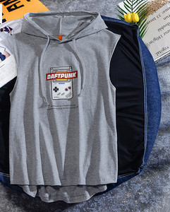 Új modell férfi felső, kapucnival és feliratos nyomattal