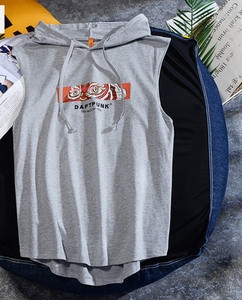 Új modell férfi felső, kapucnival és feliratos nyomattal