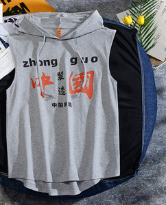 Új modell férfi felső, kapucnival és feliratos nyomattal