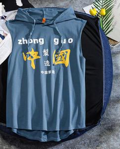 Új modell férfi felső, kapucnival és feliratos nyomattal