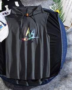 Új modell férfi felső, kapucnival és feliratos nyomattal