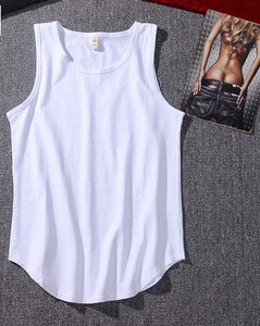 Férfi egyszínű felső, kerek nyakkivágással - sportoláshoz alkalmas