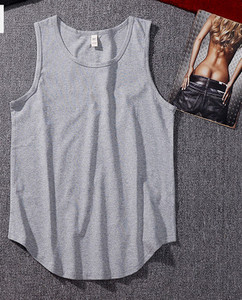 Férfi egyszínű felső, kerek nyakkivágással - sportoláshoz alkalmas