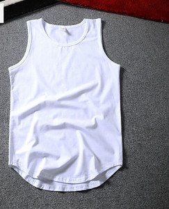 Férfi egyszínű felső, kerek nyakkivágással - sportoláshoz alkalmas