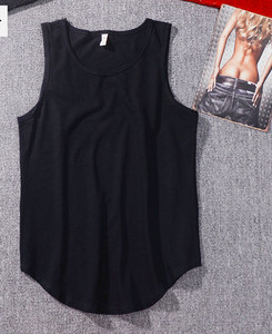 Férfi egyszínű felső, kerek nyakkivágással - sportoláshoz alkalmas