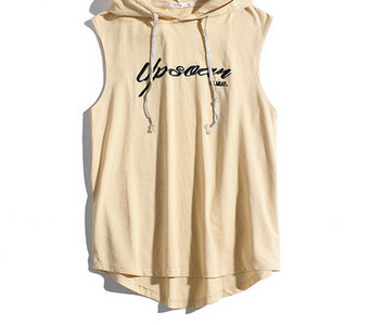 Meeste vabaaja topp lipsude ja kapuutsiga