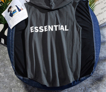 Meeste vabaaja topp lipsude ja kapuutsiga