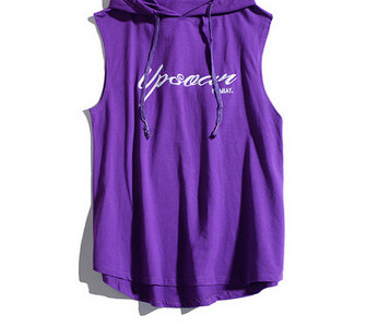 Meeste vabaaja topp lipsude ja kapuutsiga