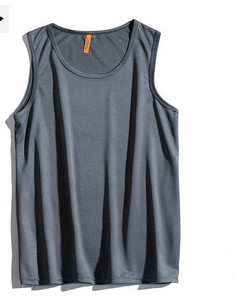 Καθημερινό ανδρικό φανελάκι με πολύχρωμο σχέδιο