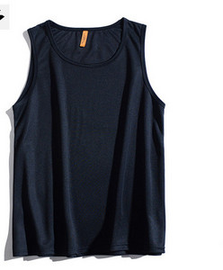 Καθημερινό ανδρικό φανελάκι με πολύχρωμο σχέδιο