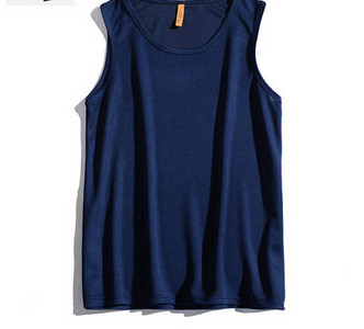 Καθημερινό ανδρικό φανελάκι με πολύχρωμο σχέδιο