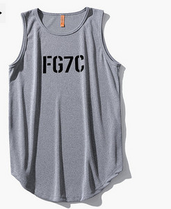 Široki model pamučne majice bez rukava s natpisom