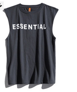 Καλοκαιρινό βαμβακερό φανελάκι με επιγραφή και φαρδιές τιράντες