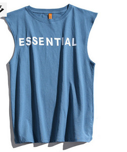 Καλοκαιρινό βαμβακερό φανελάκι με επιγραφή και φαρδιές τιράντες