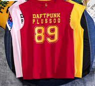 Feliratos férfi felső