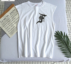 Feliratos férfi felső