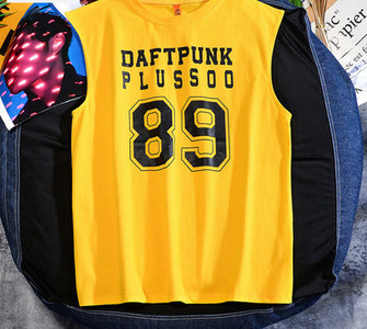 Feliratos férfi felső