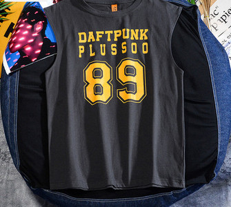 Feliratos férfi felső