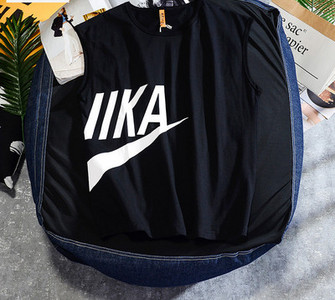 Feliratos férfi felső