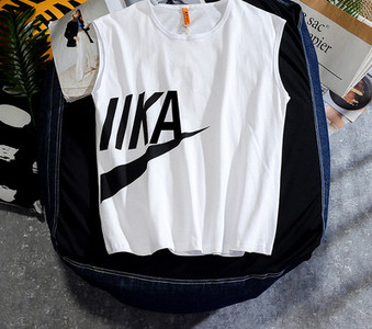 Feliratos férfi felső