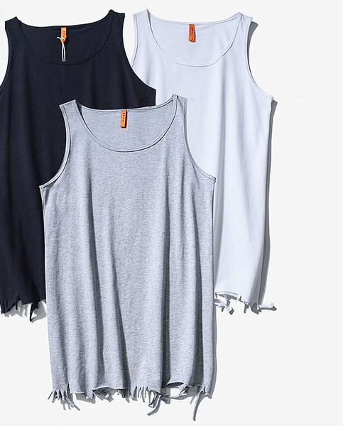 Ανδρικό μονόχρωμο φανελάκι με στρογγυλή λαιμόκοψη