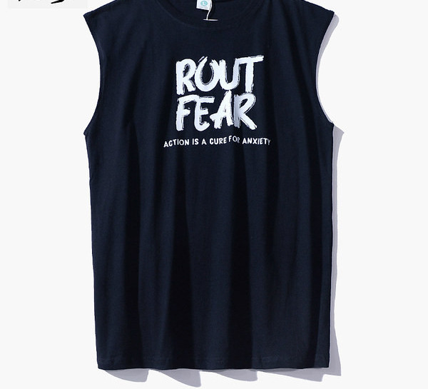 Férfi felső mintával és kerek nyakkivágással