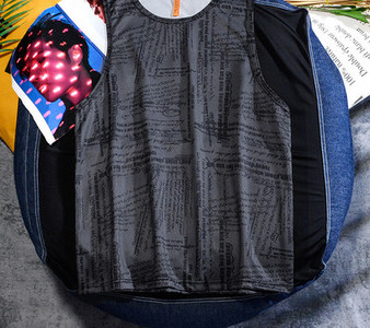 Νέο μοντέλο βαμβακερό ανδρικό φανελάκι με επιγραφή και απλικέ