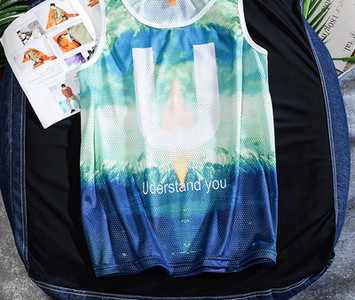 Νέο μοντέλο βαμβακερό ανδρικό φανελάκι με επιγραφή και απλικέ