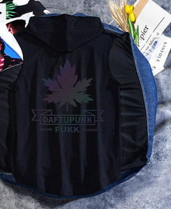 Új modell férfi felső, hátoldalán nyomattal