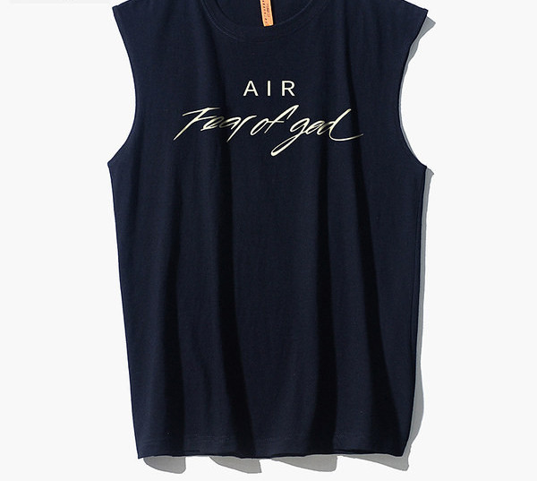 Καθημερινό φανελάκι με στρογγυλή λαιμόκοψη και επιγραφή