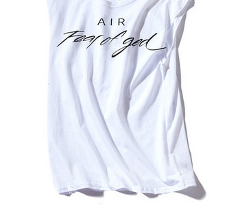 Ανδρικό φανελάκι κατάλληλο για σπορ με επιγραφή